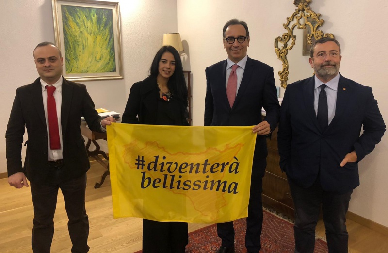 Datei:POL IT diventera-bellissima3.jpg