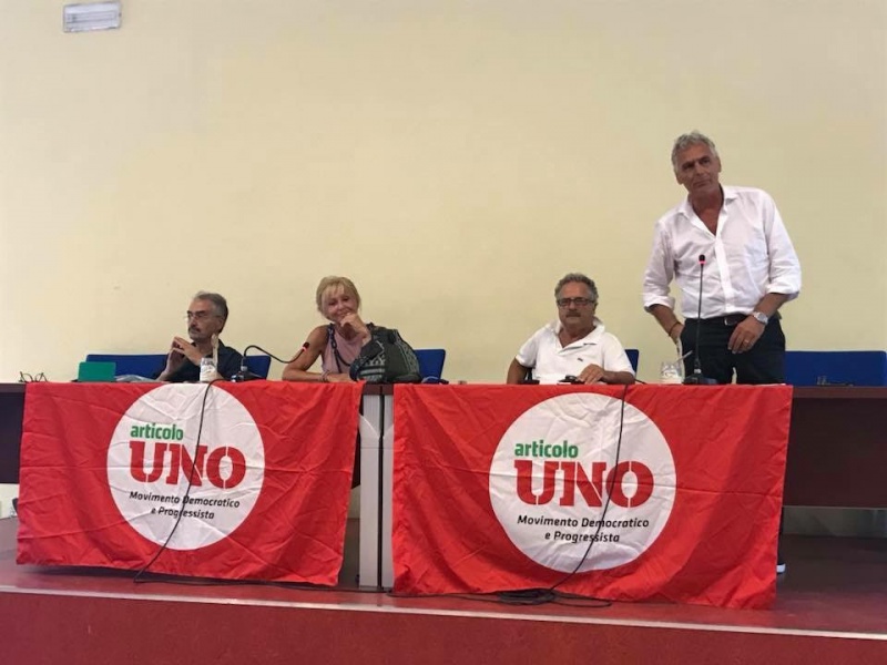 Datei:POL IT articolo-uno5.jpg