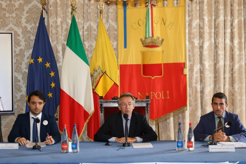 Datei:IT napoli-g3.jpg