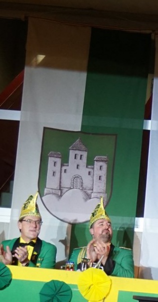 Datei:AT leutschach-an-der-weinstrasse--schlossberg.jpg