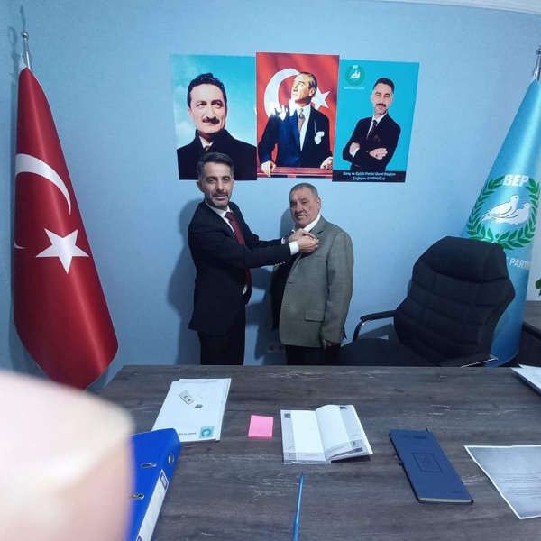 Datei:POL TR baris-ve-esitlik-partisi6.jpg