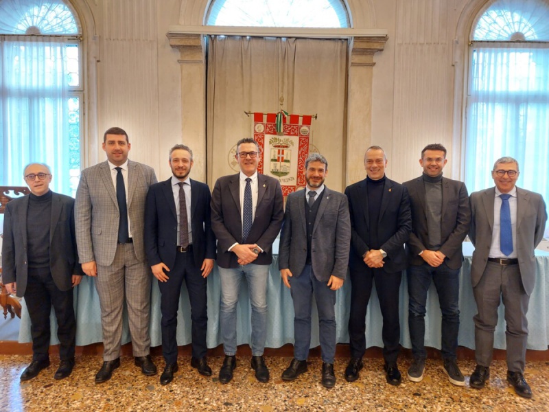 Datei:IT pr-vicenza-g5.jpg