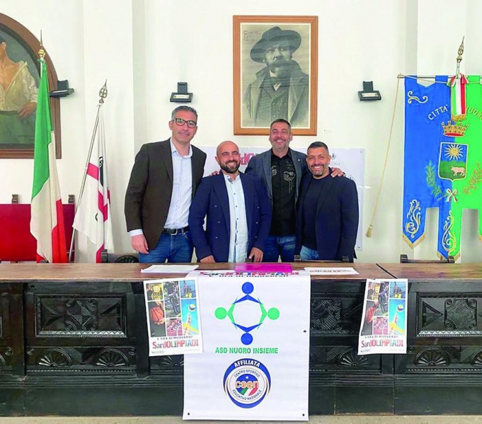 Datei:IT nuoro-g8.jpg